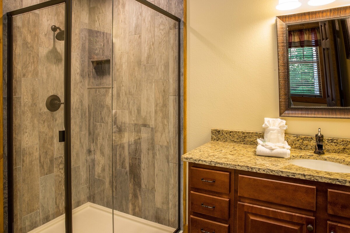Photo 87 of 4BR, indoor pool, hot tub, game room.