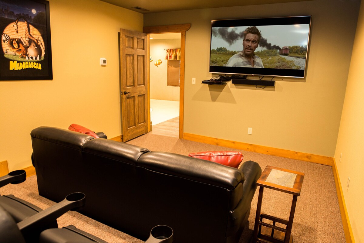 Photo 71 of 4BR, indoor pool, hot tub, game room.