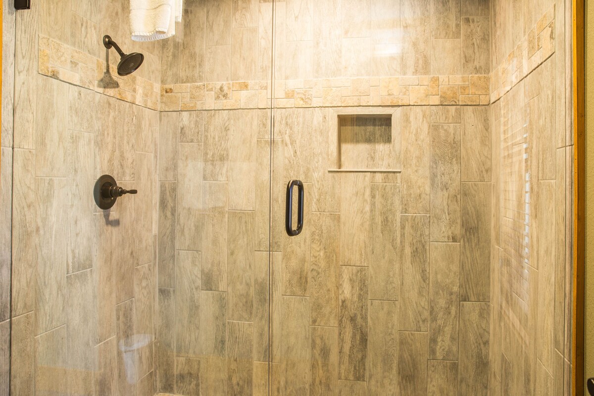 Photo 79 of 4BR, indoor pool, hot tub, game room.