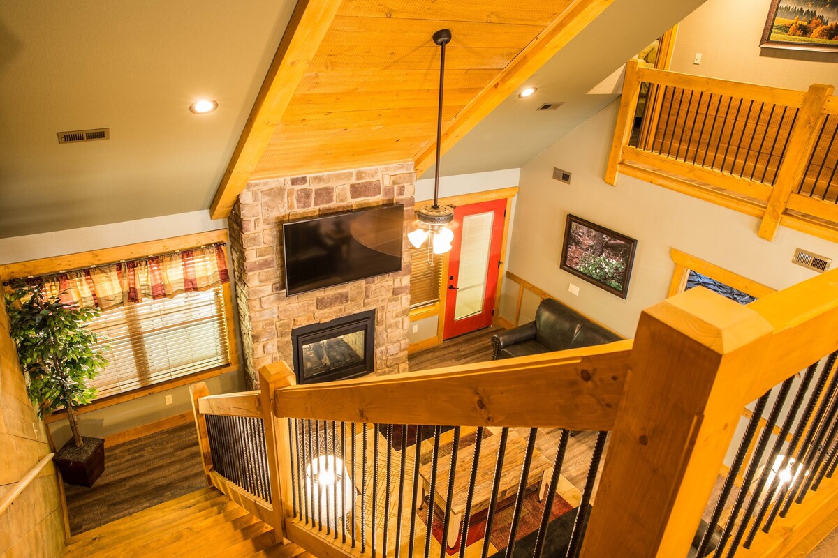 Photo 77 of 4BR, indoor pool, hot tub, game room.