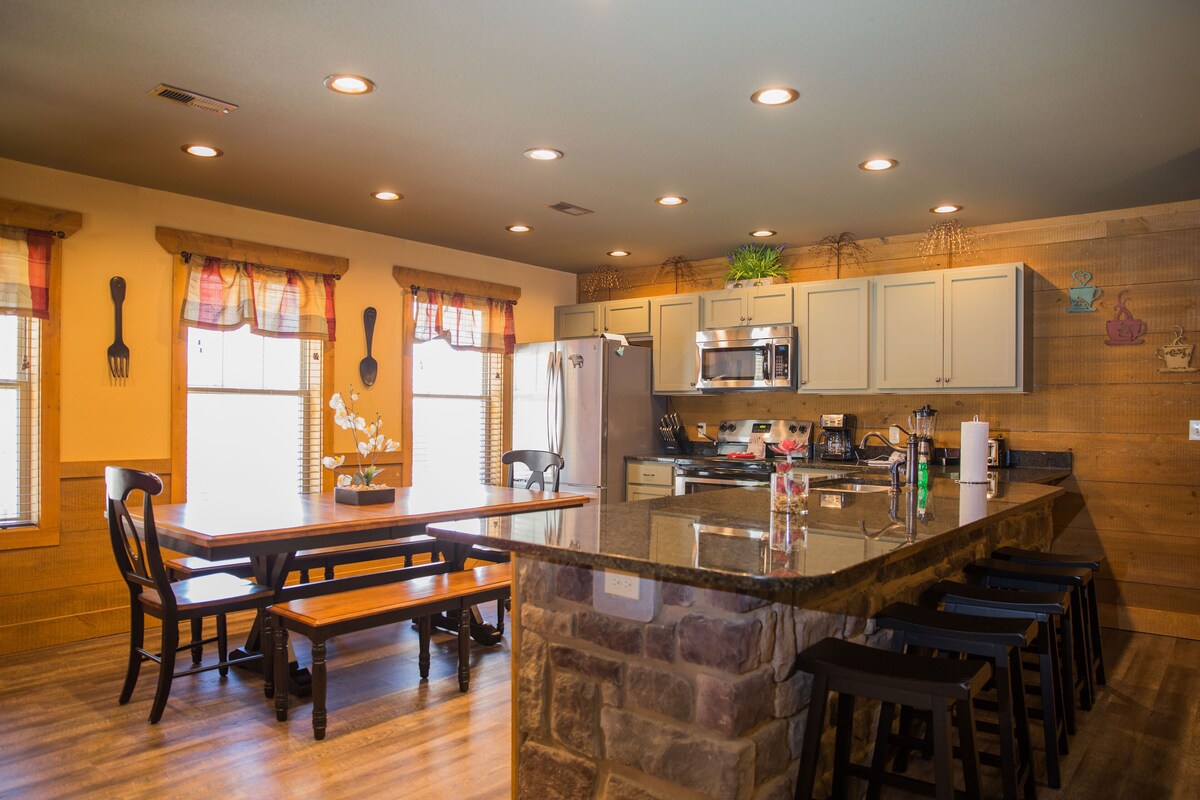 Photo 68 of 4BR, indoor pool, hot tub, game room.