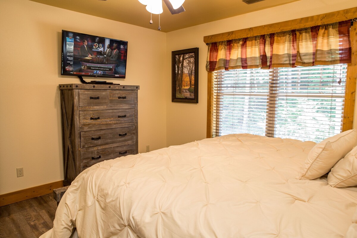 Photo 85 of 4BR, indoor pool, hot tub, game room.