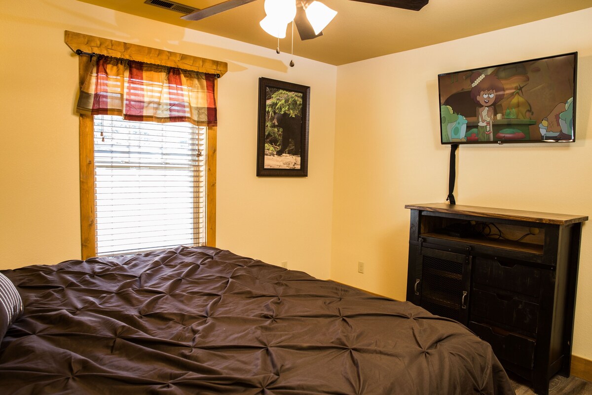 Photo 82 of 4BR, indoor pool, hot tub, game room.