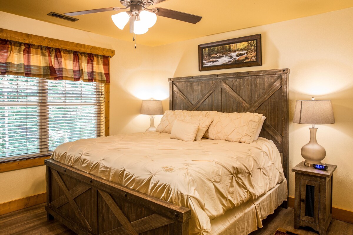 Photo 86 of 4BR, indoor pool, hot tub, game room.