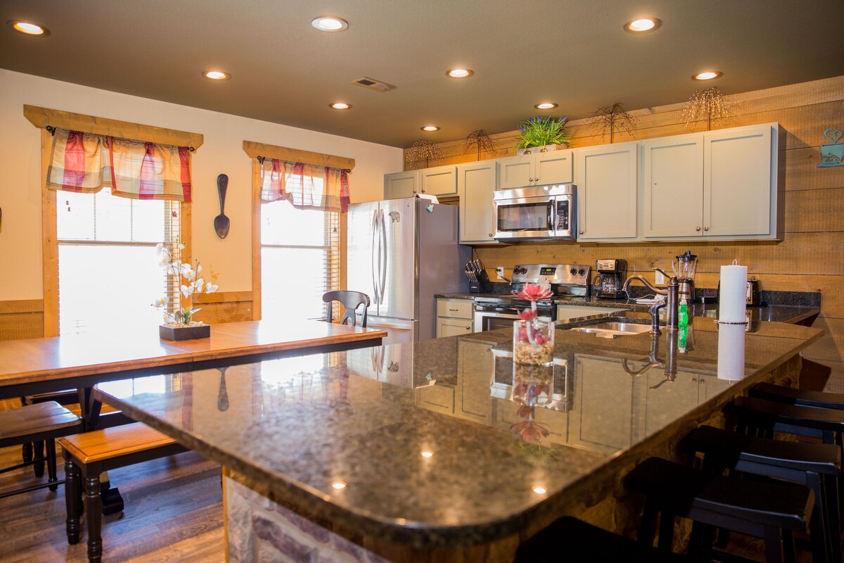 Photo 69 of 4BR, indoor pool, hot tub, game room.