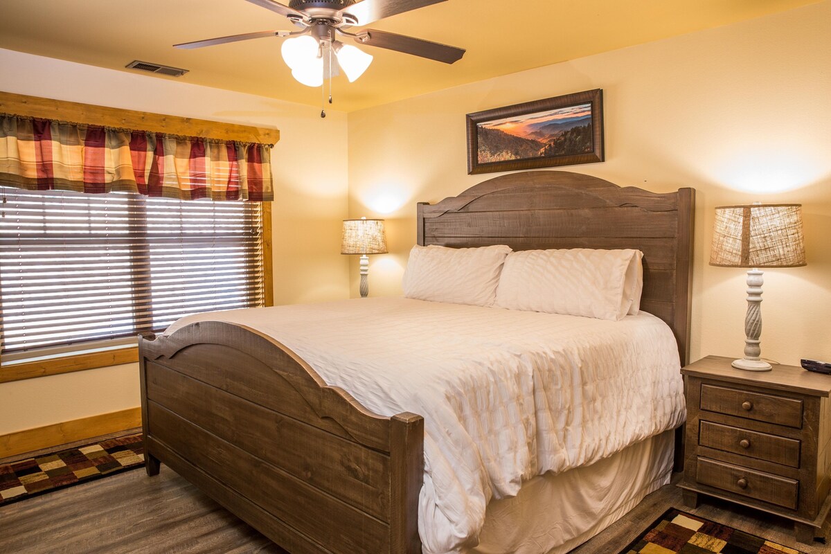 Photo 88 of 4BR, indoor pool, hot tub, game room.