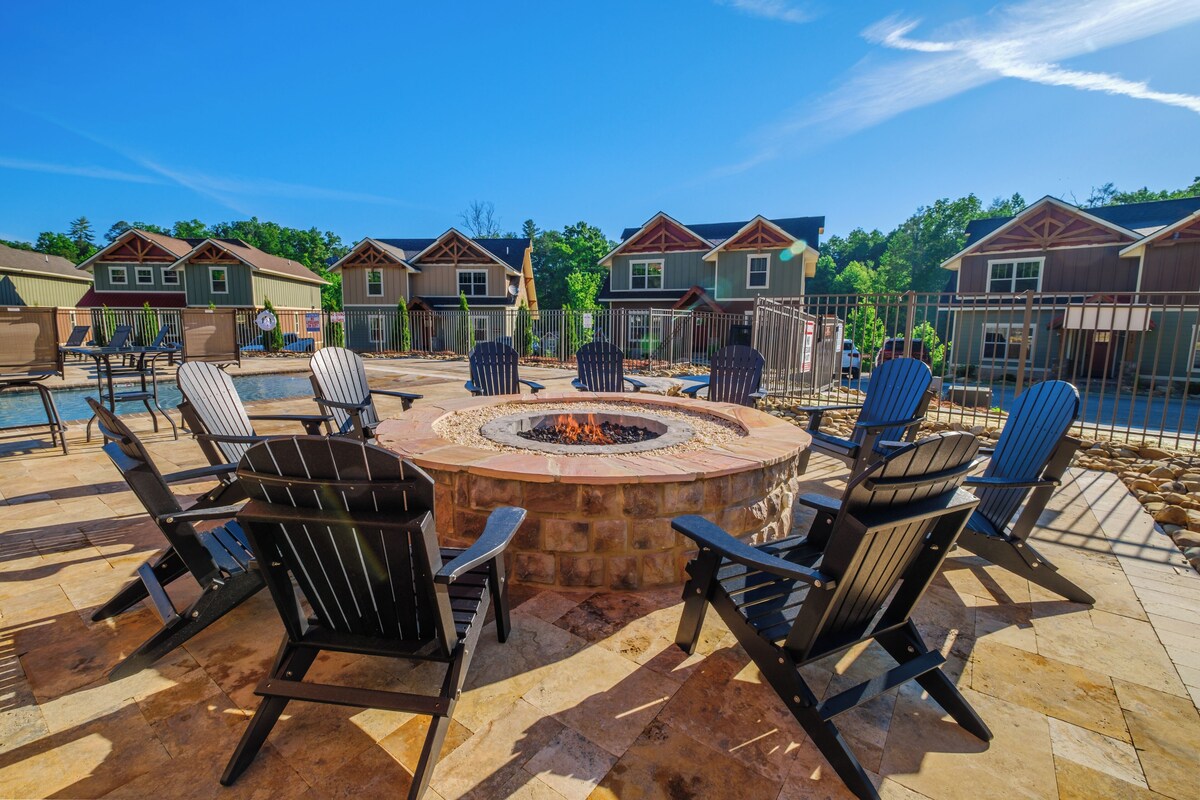 Photo 118 of 4BR, indoor pool, hot tub, game room.