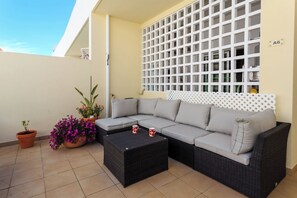 Terrace/patio - 6a Fabrica velha Beautiful house + pool walking distance to beach (Carvoeiro)