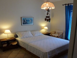 2 bedrooms, iron/ironing board, WiFi