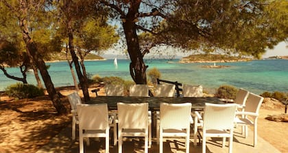 Top Apartment- Ellen in front of the Beach (Greek Style)