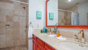 Shower, hair dryer, towels - Sonoran Sea E-802 Star of The Sea Getaway Home Away from Home Oceanfront (Puerto Peñasco)