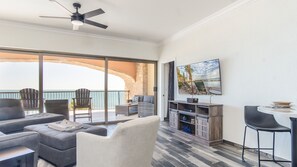 TV, DVD player - Sonoran Sea W-507 Oceanfront Condo (Puerto Peñasco)