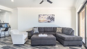 TV, DVD player - Sonoran Sea W-507 Oceanfront Condo (Puerto Peñasco)