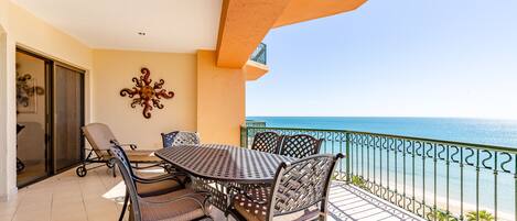 تناول الطعام بالخارج