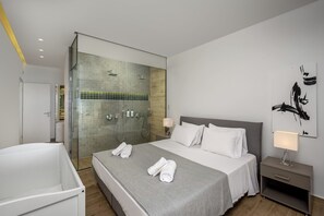 4 bedrooms, iron/ironing board, travel cot, WiFi - Lindia Athena Luxury Villas, Villa Kleovoulini (Egeo)