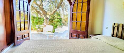 3 間睡房、熨斗/熨衫板