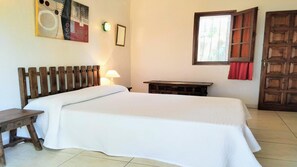 3 Schlafzimmer, Bügeleisen/Bügelbrett