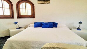3 Schlafzimmer, Bügeleisen/Bügelbrett