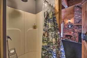 Free toiletries, hair dryer - Upscale Montgomery Cabin, Near Jay Peak Resort! (Montgomery)