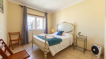2 bedrooms, WiFi (free), bed sheets