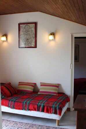 4 bedrooms, iron/ironing board, free WiFi - Logis in the chateau enclosure (Paizay-Naudouin-Embourie)