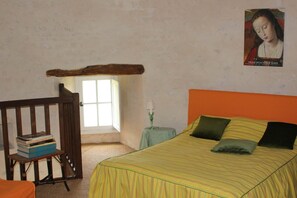 4 slaapkamers, een strijkplank/strijkijzer, gratis wifi