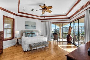 4 chambres, fer et planche à repasser, lit parapluie, Wi-Fi gratuit