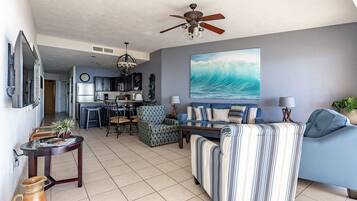 TV, DVD-spiller og stereoanlegg