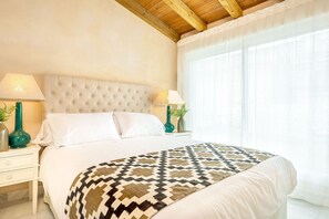 2 bedrooms, iron/ironing board, WiFi, bed sheets - Beautiful Duplex with Terrace in the City Center. Galera IV (Sevilla)