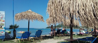 Monte Blu Holiday Apart. Plage d'Alykes