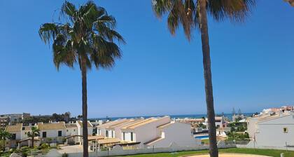 V2 Jardim da Oura, piscina, BBq, praia a 500m.