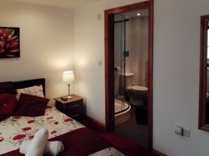 2 habitaciones, wifi gratis y ropa de cama 