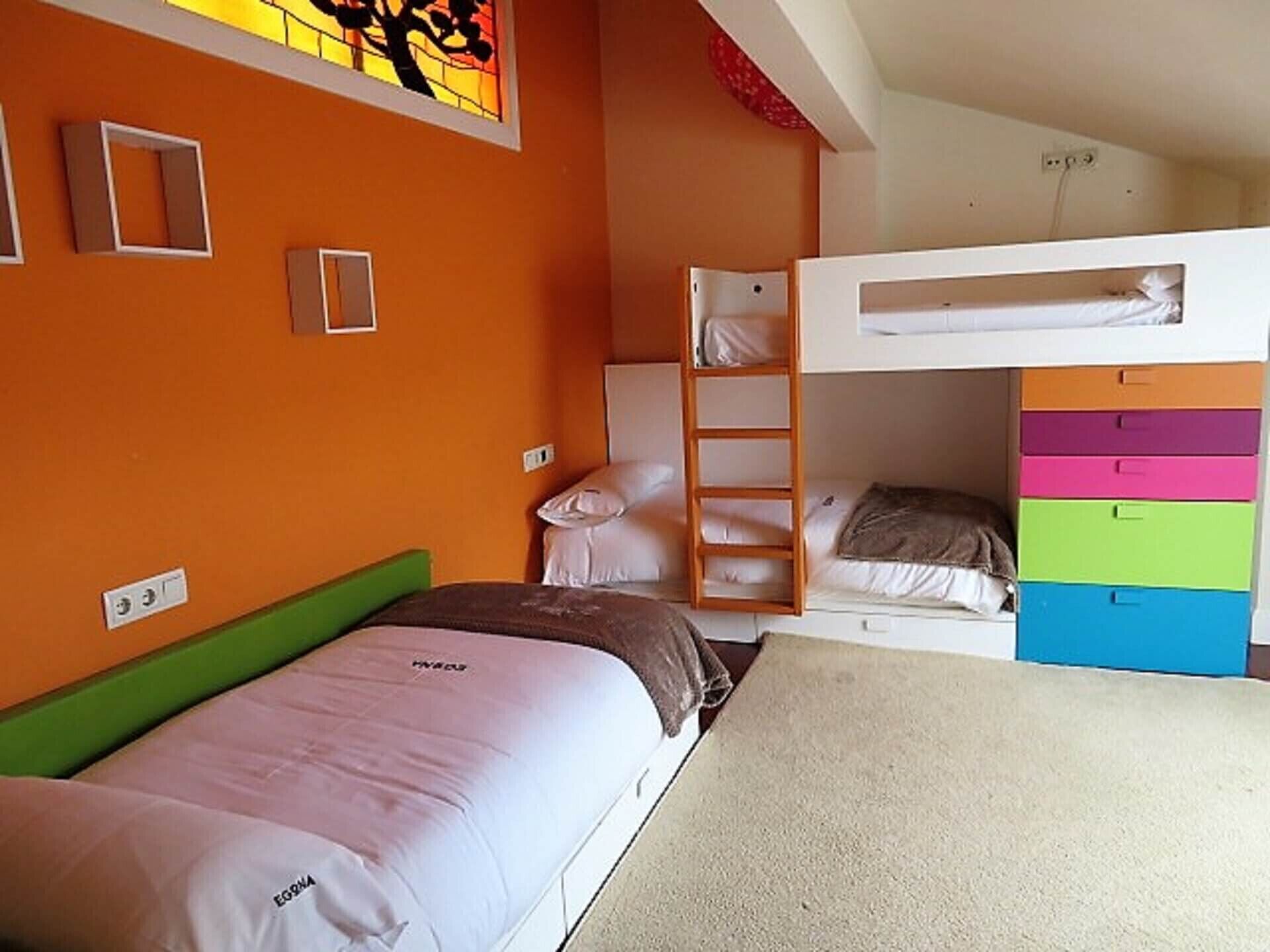 3 chambres, fer et planche à repasser, Wi-Fi gratuit, draps fournis