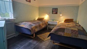 2 sovevĂŠrelser, strygejern/strygebrĂŠt, gratis Wi-Fi, sengetĂžj