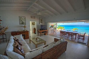 تلفزيون، مشغل دي في دي، كُتُب، مكتبة موسيقى