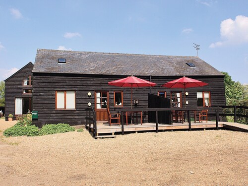 2 Schlafzimmer Unterkunft in Near Ely