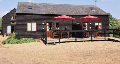 2 Schlafzimmer Unterkunft in Near Ely