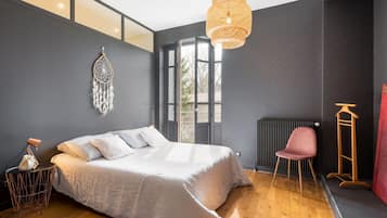 4 chambres, fer et planche à repasser, Wi-Fi, draps fournis