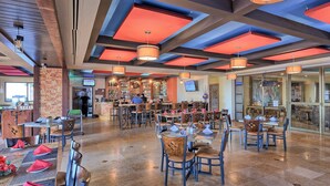 Bar (on property) - Sonoran Sea E-108 Sea-Gem Spectacular Spacious Oceanfront Condo (Puerto Peñasco)