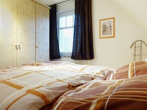 2 bedrooms, free WiFi - cozy apartment near the Darßwald, beach chair on balcony, WiFi, 4 pers. (Prerow)