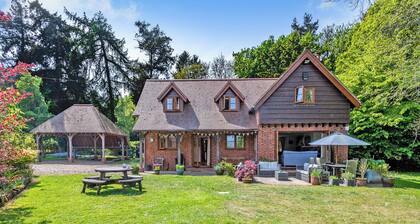 4 bedroom accommodation in Irstead, near Wroxham