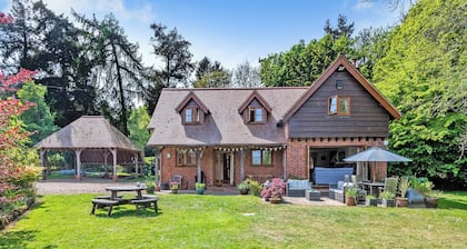 4 Schlafzimmer Unterkunft in Irstead, near Wroxham
