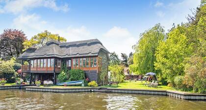 4 bedroom accommodation in Irstead, near Wroxham