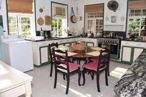 Fridge, oven, stovetop, coffee/tea maker