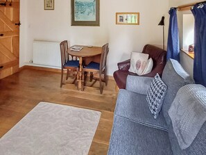 Living area - 2 bedroom accommodation in Welland, near Malvern (Welland, near Malvern)