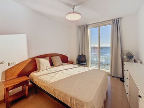 1 habitación, tabla de planchar con plancha y wifi gratis 