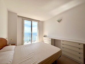 1 bedroom, iron/ironing board, free WiFi