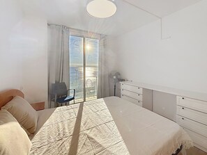 1 bedroom, iron/ironing board, free WiFi