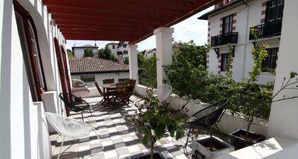character villa in exclusive area of ââSt. Jean de Luz 300 m from the beach