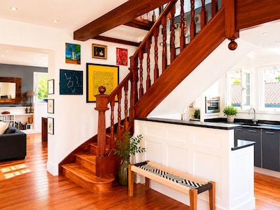 Architect-designed villa 200 m² 5 min from the beach